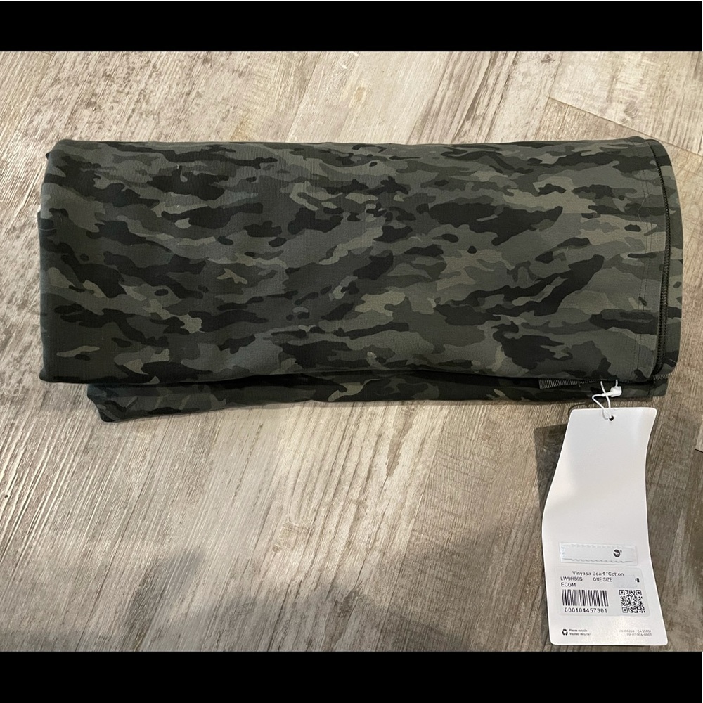 NWT Lululemon Vinyasa Camo Scarf 🍋🍋🍋